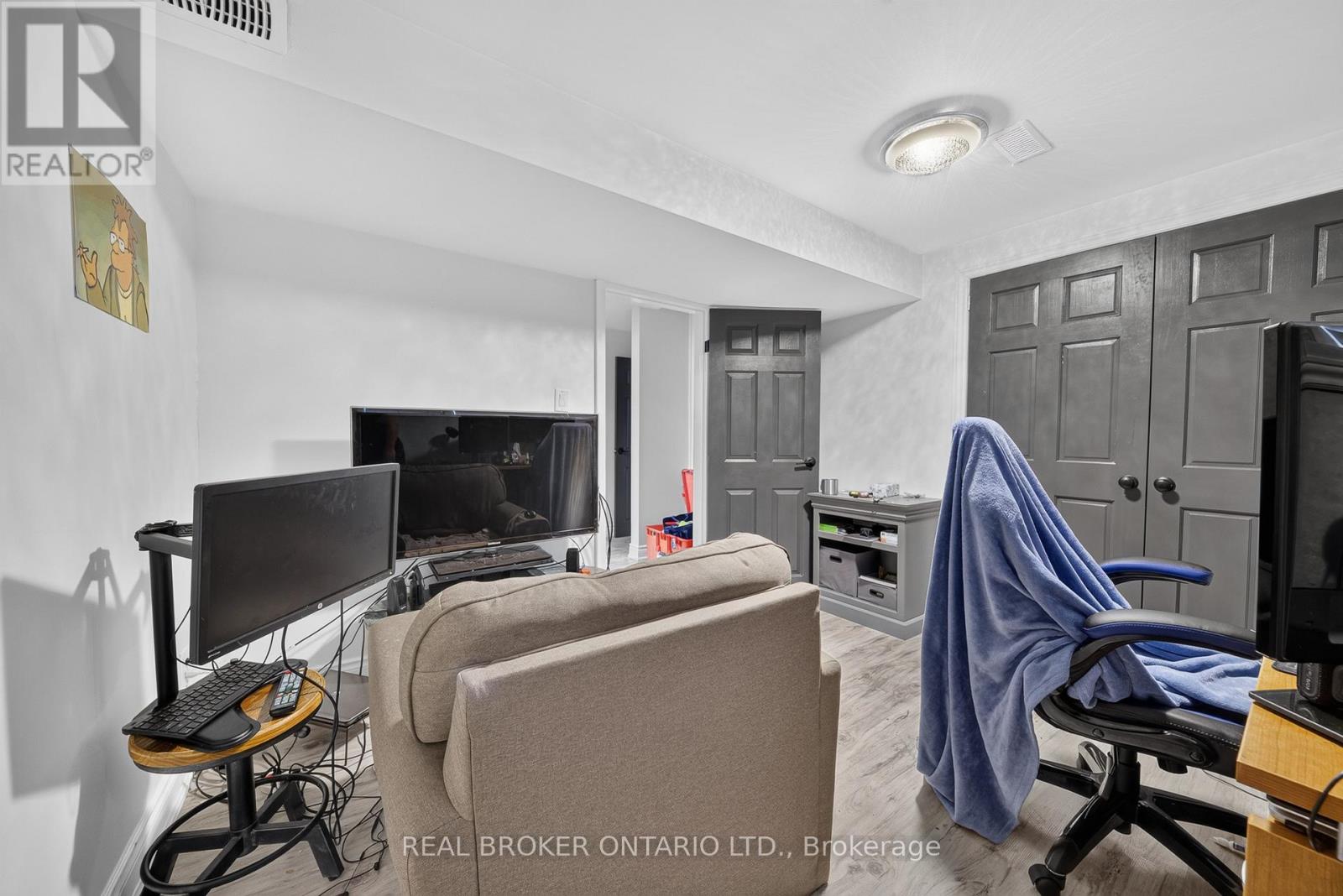 115 GREEN ROAD - 35