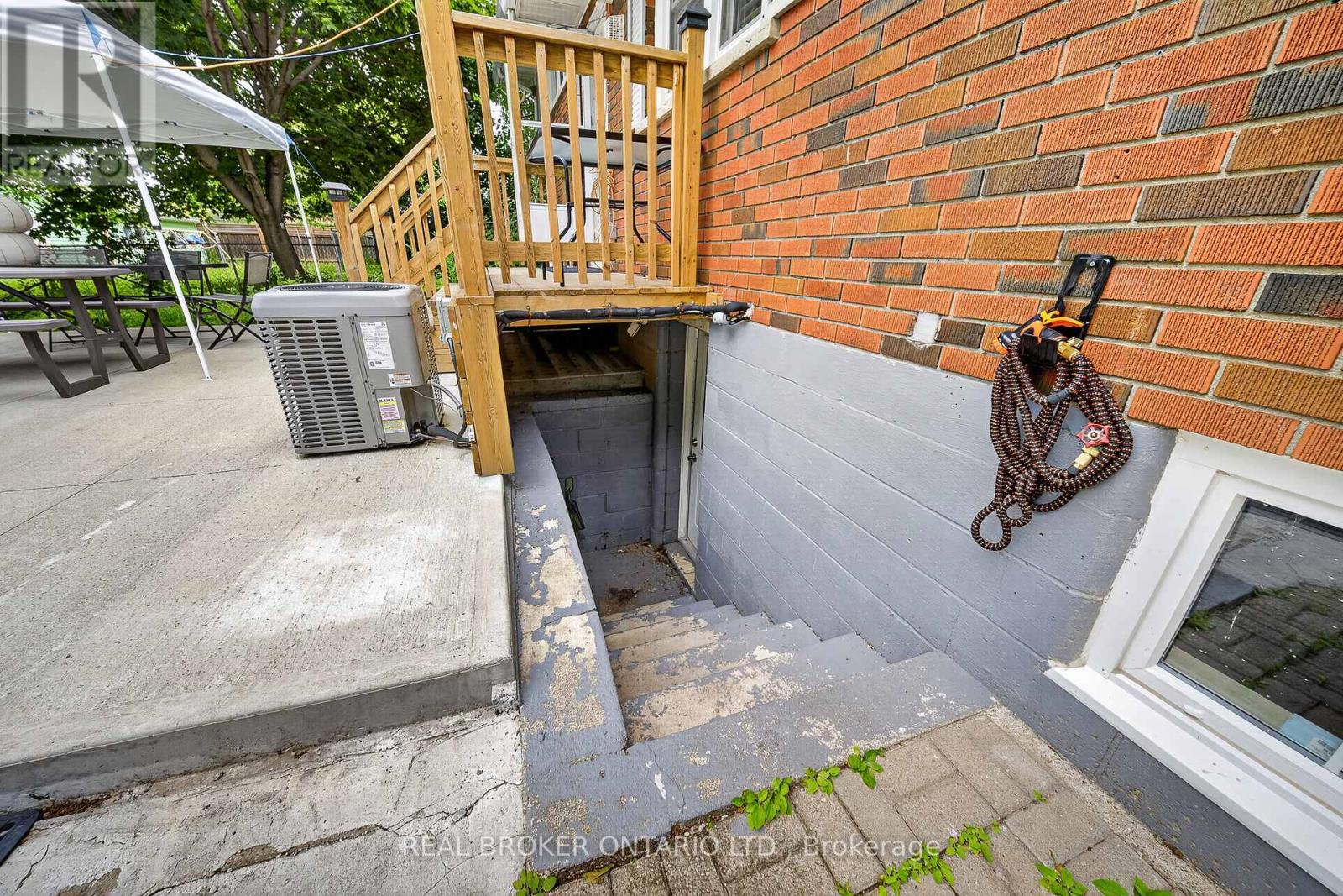 115 GREEN ROAD - 36