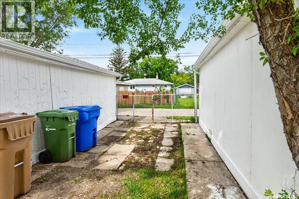 276 Halifax STREET - 20