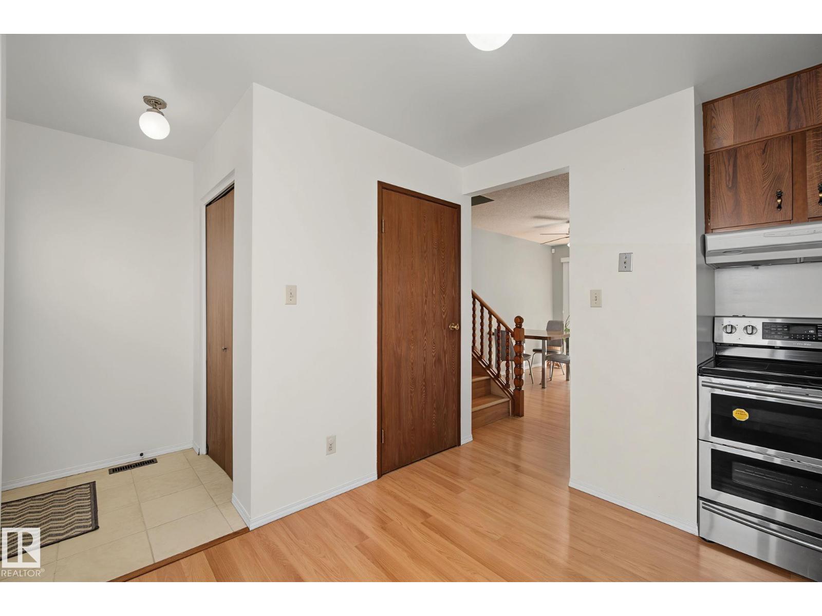 7327 189 ST NW - 15