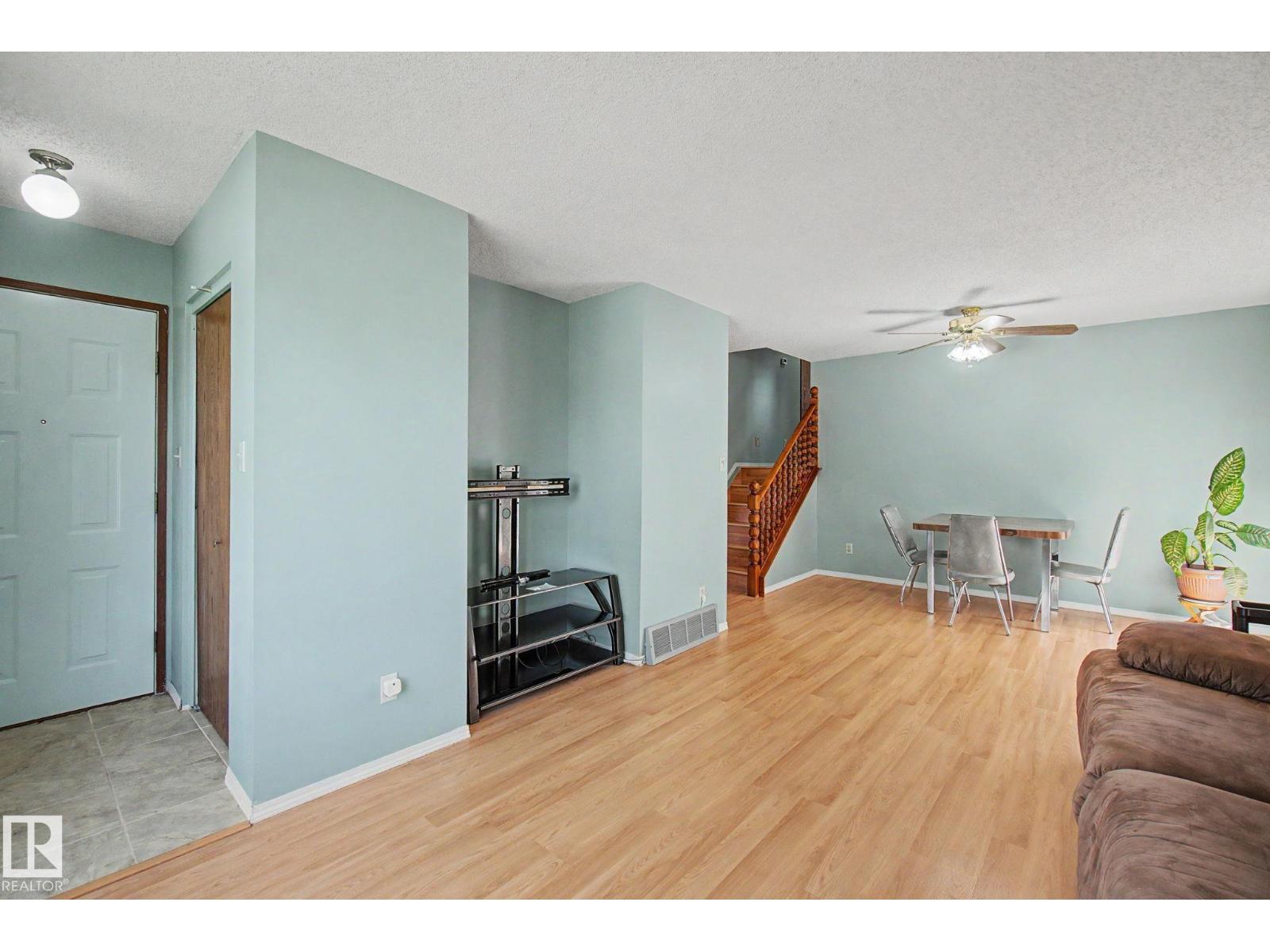 7327 189 ST NW - 6