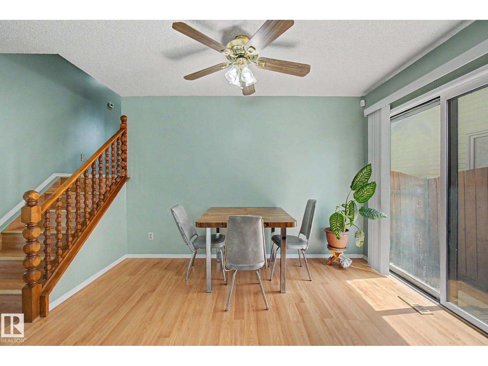 7327 189 ST NW - 10