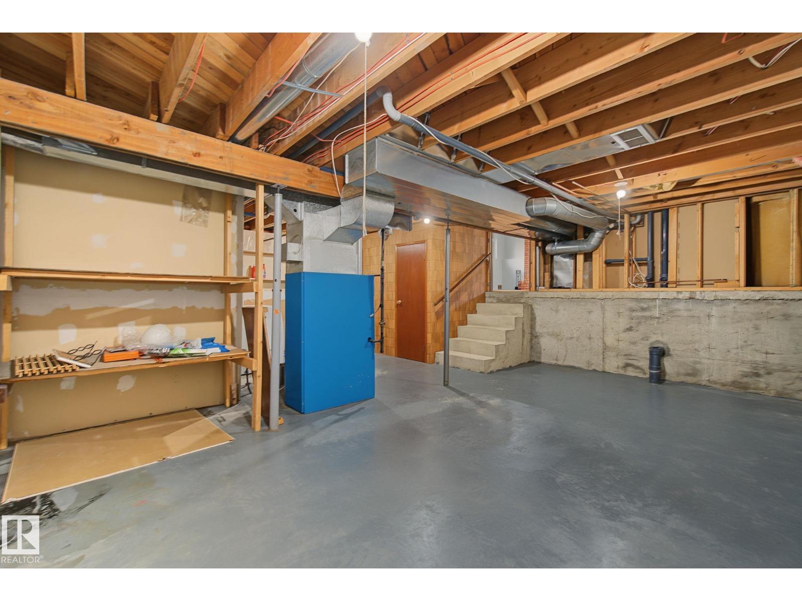 7327 189 ST NW — photo 31