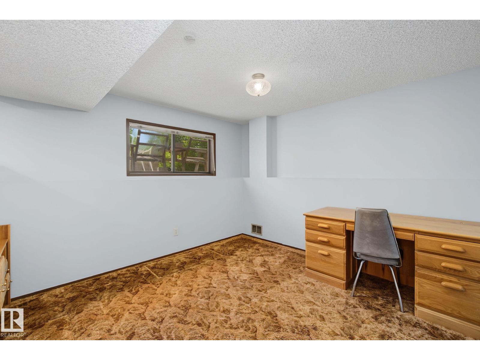7327 189 ST NW - 25
