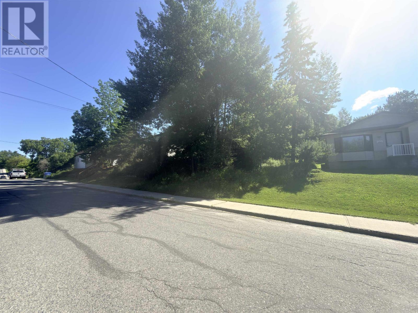881 4th Avenue S, Kenora — photo 3