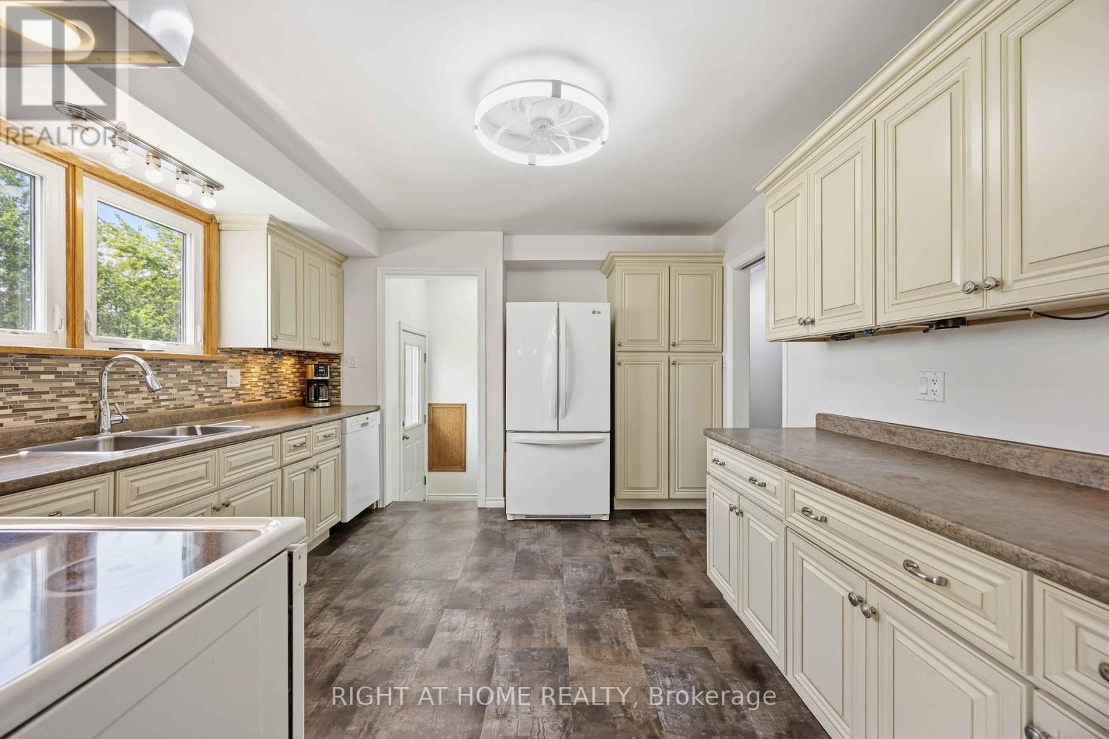 1933 PLANK ROAD - 9
