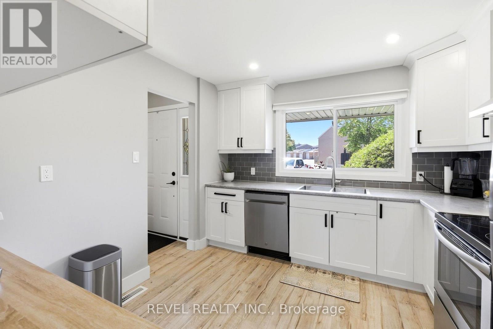 #2 669 OSGOODE DRIVE - 10