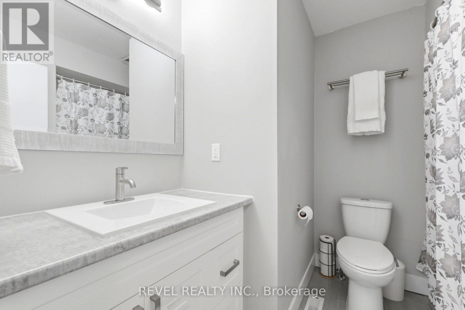 #2 669 OSGOODE DRIVE - 17