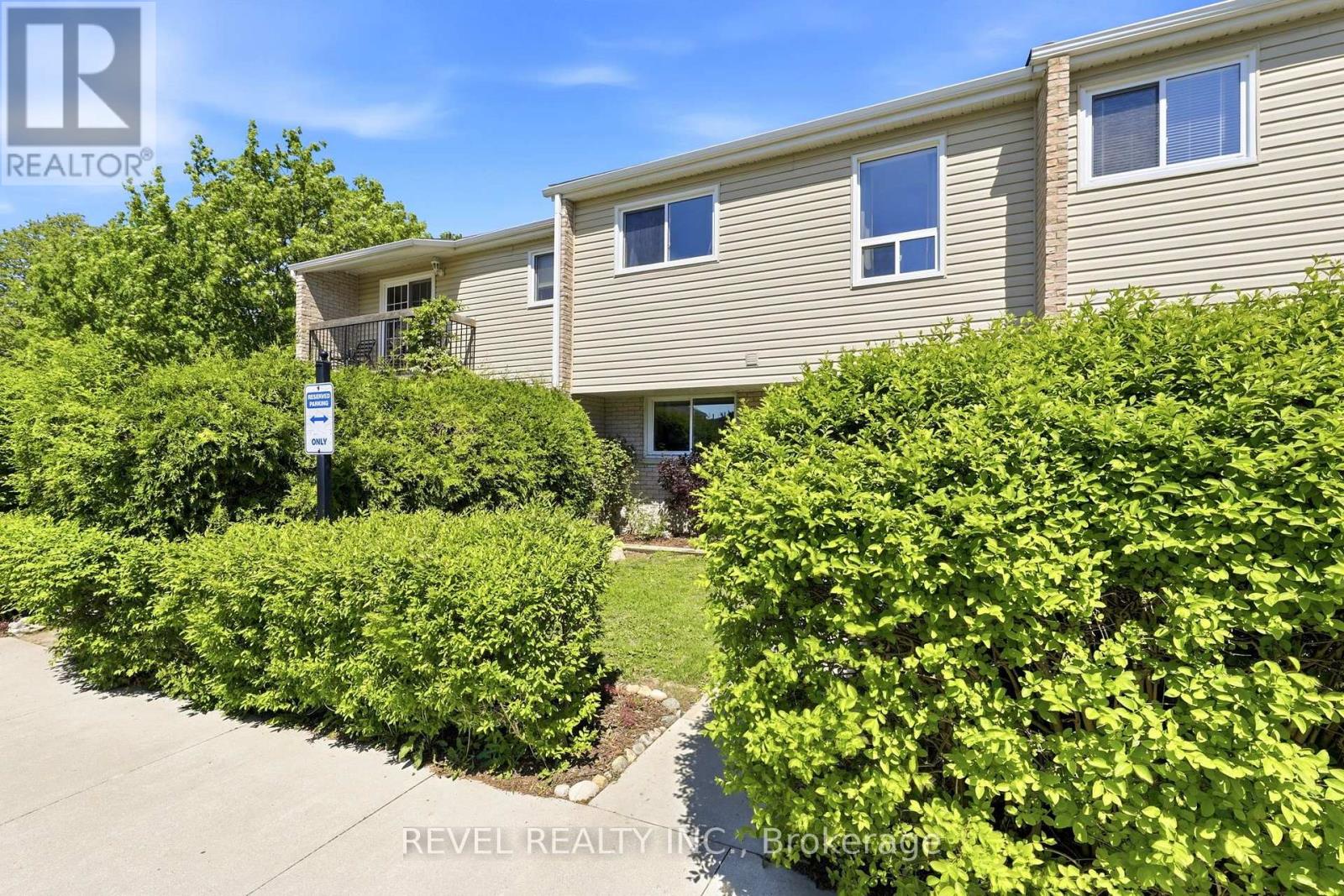 #2 669 OSGOODE DRIVE - 2