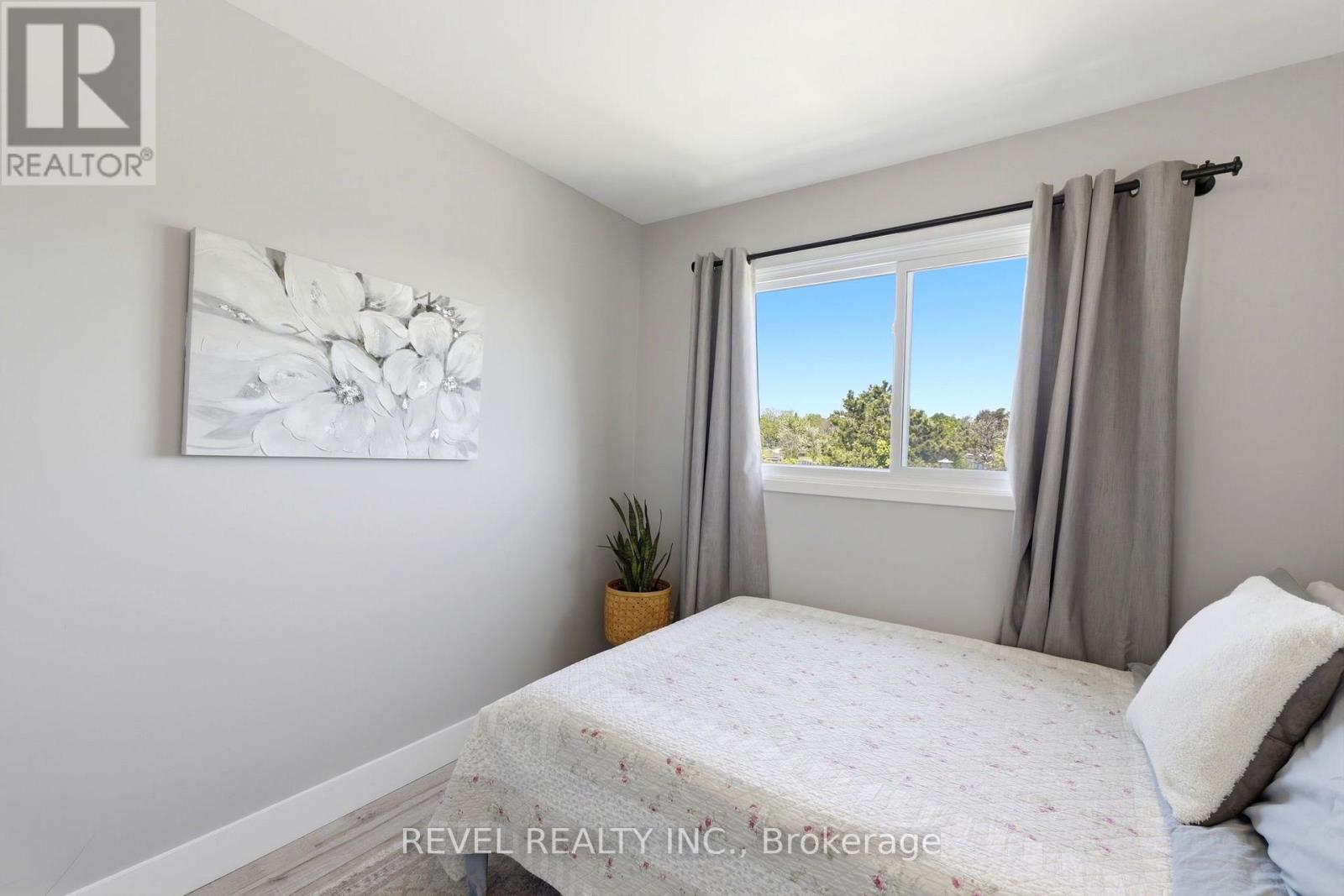 #2 669 OSGOODE DRIVE - 20