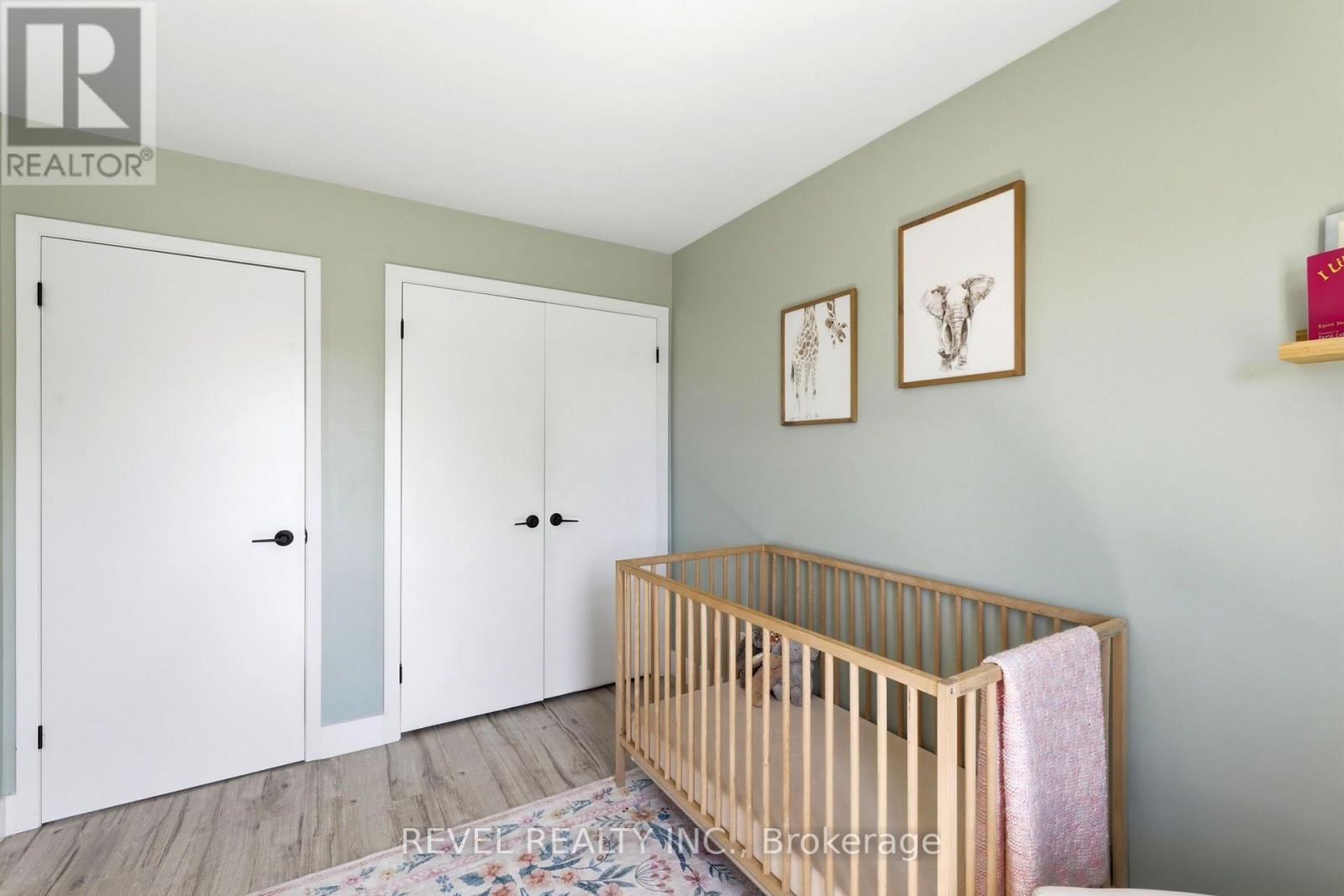 #2 669 OSGOODE DRIVE - 24