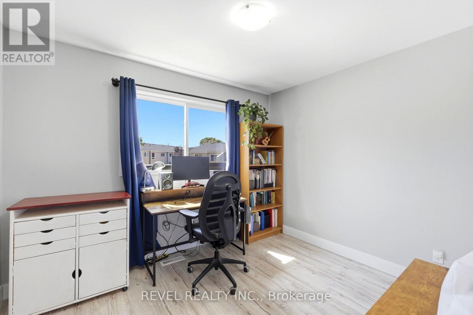 #2 669 OSGOODE DRIVE - 25