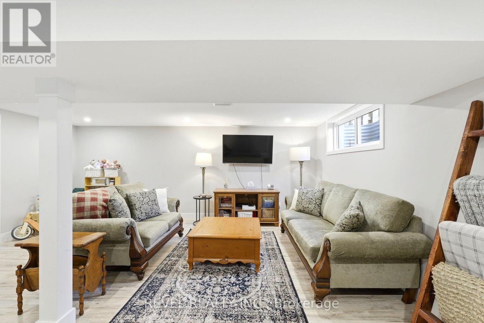 #2 669 OSGOODE DRIVE - 28