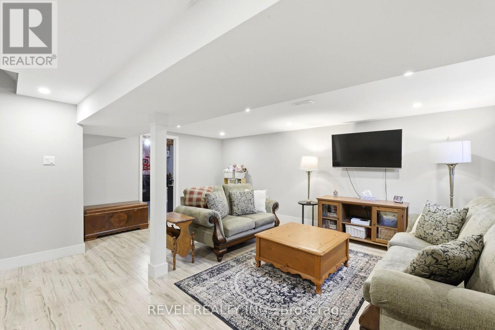 #2 669 OSGOODE DRIVE - 29