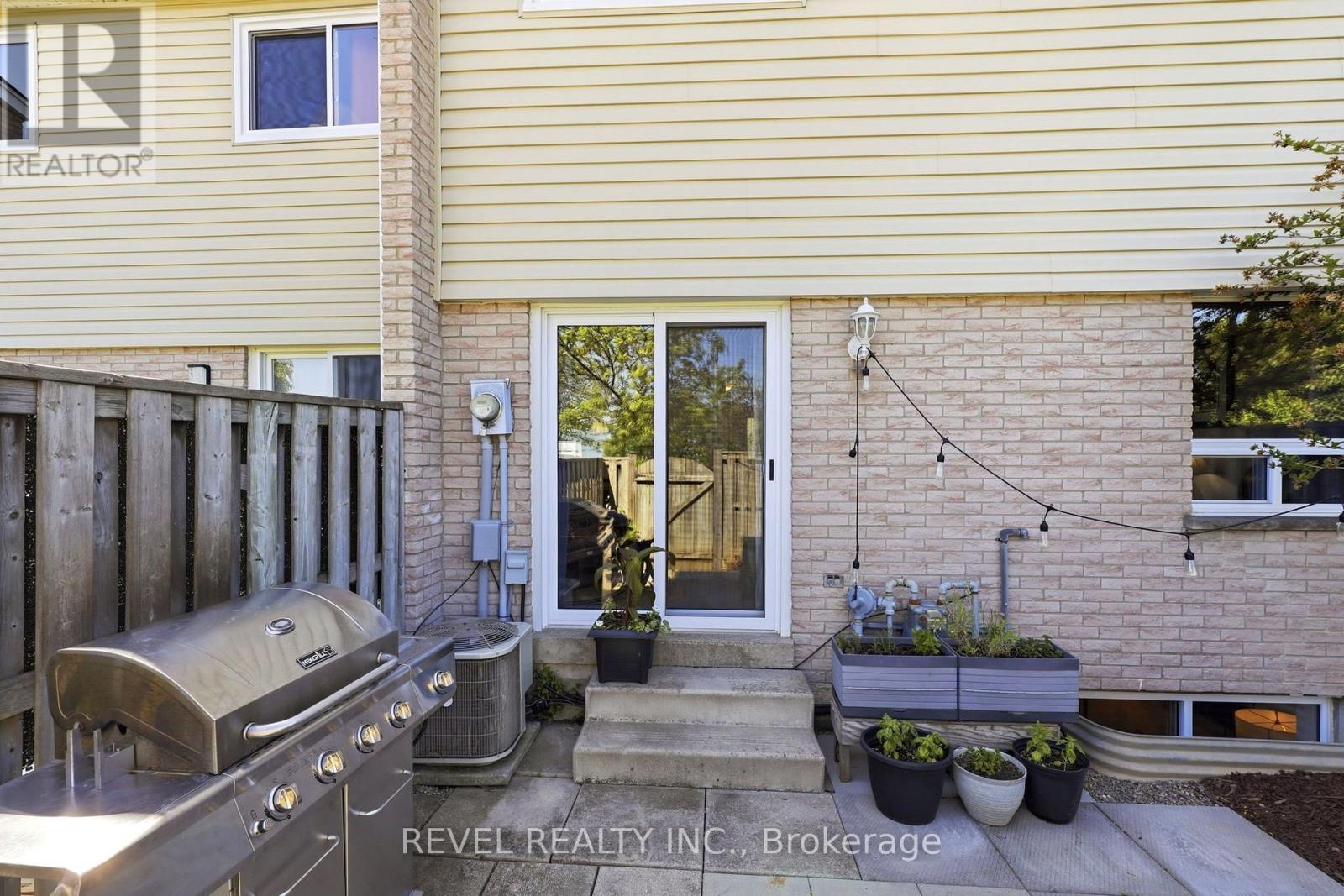 #2 669 OSGOODE DRIVE - 33