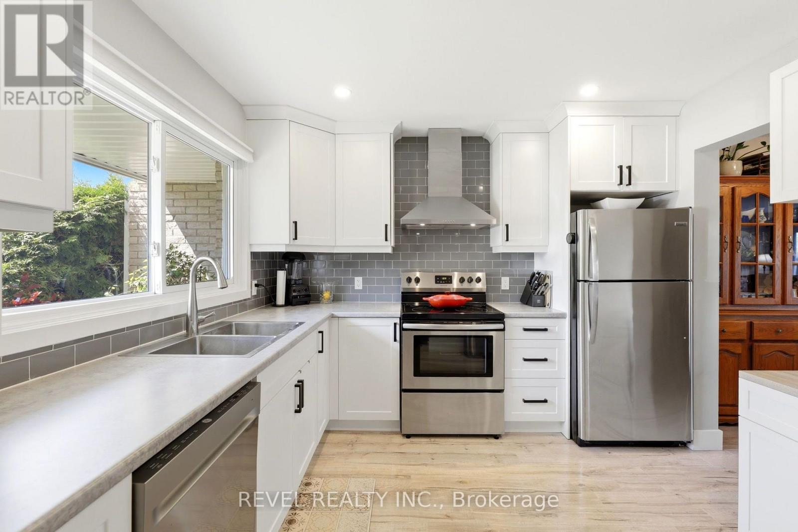 #2 669 OSGOODE DRIVE - 7