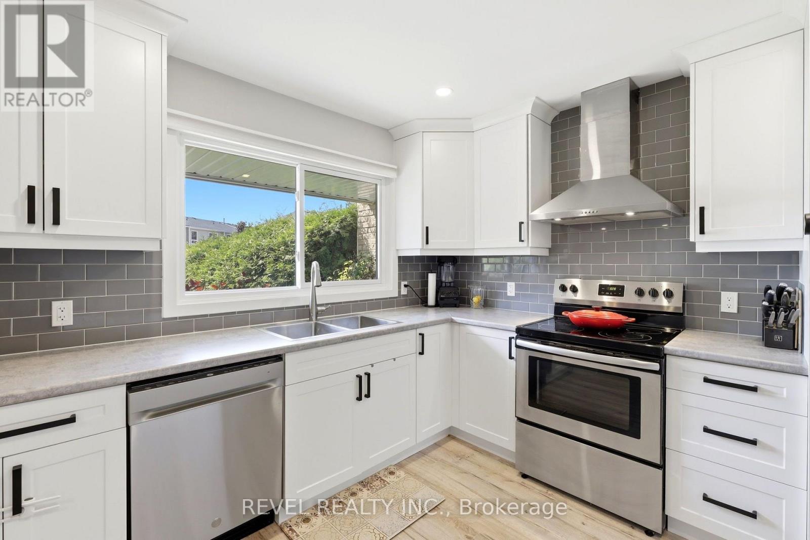 #2 669 OSGOODE DRIVE - 9