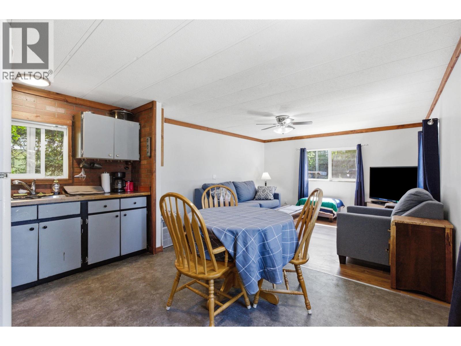173 WESTCOAST ROAD - 6