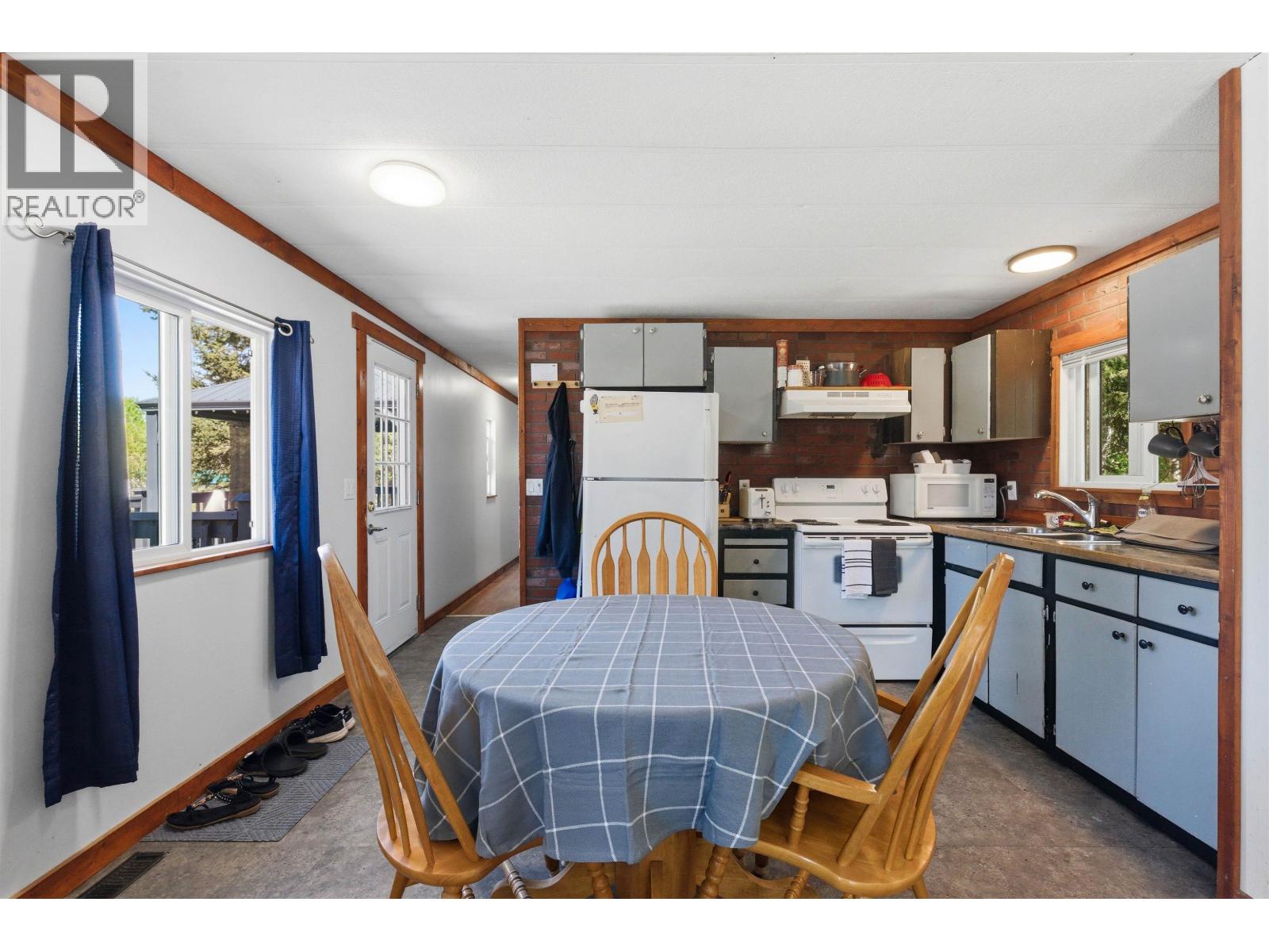 173 WESTCOAST ROAD - 4