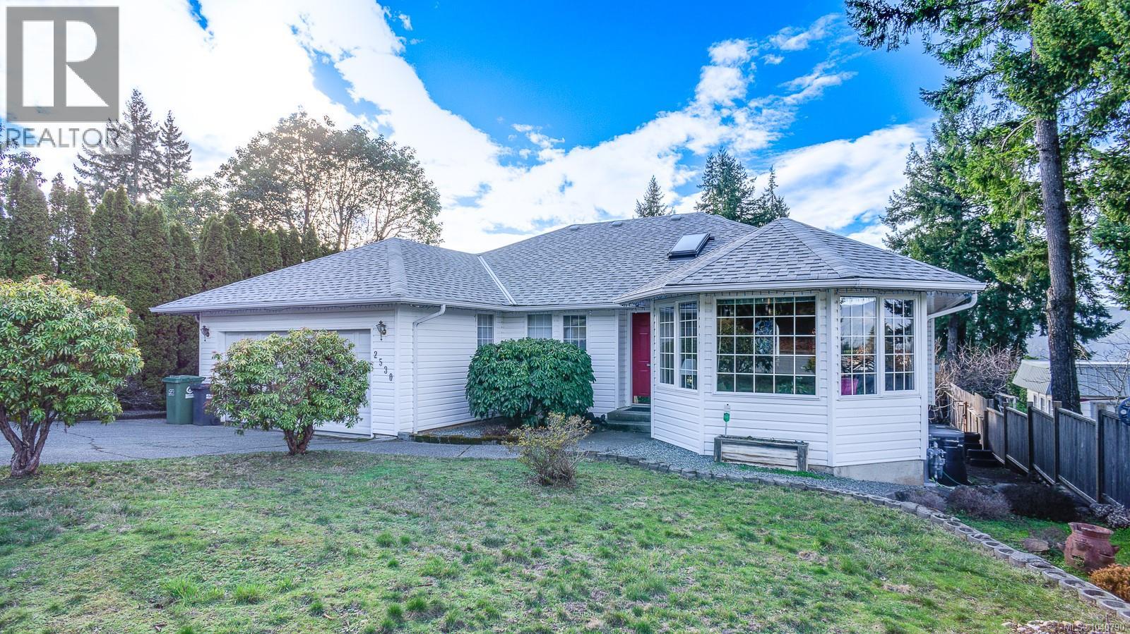 2530 Anderson Ave - 2