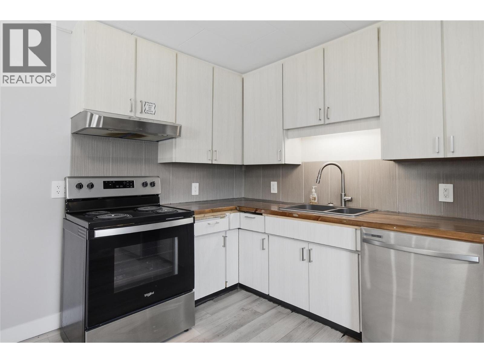 124 Williams Street - 20