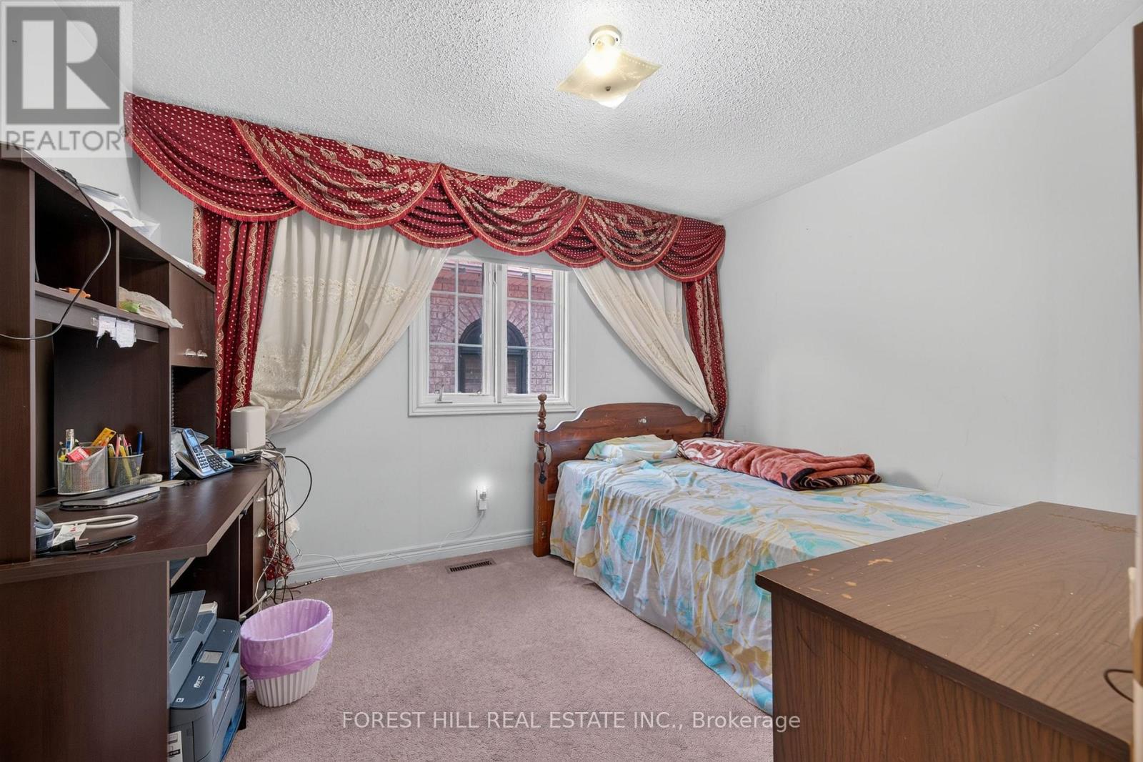 2 LUDFORD DRIVE - 24