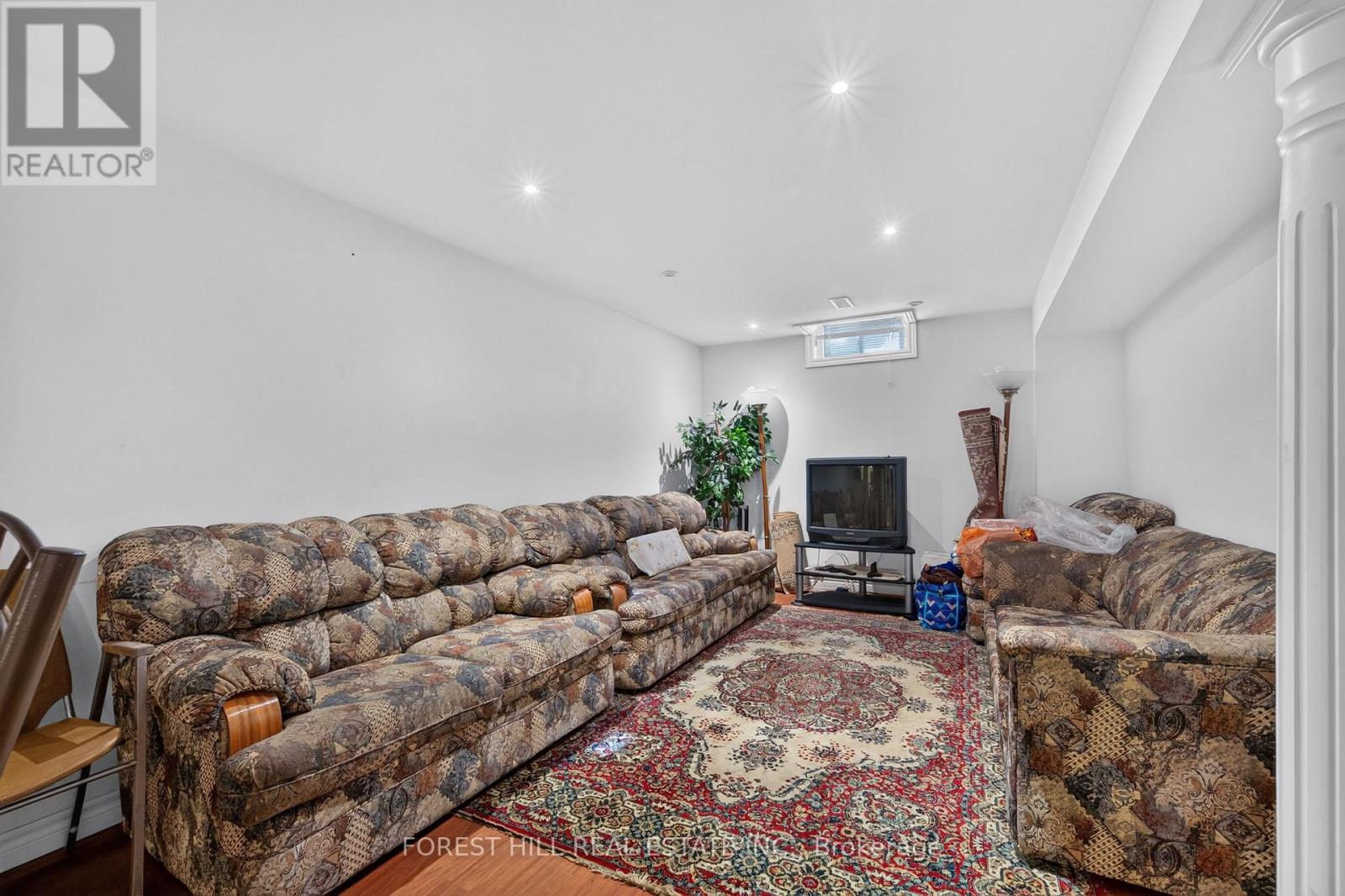 2 LUDFORD DRIVE - 34
