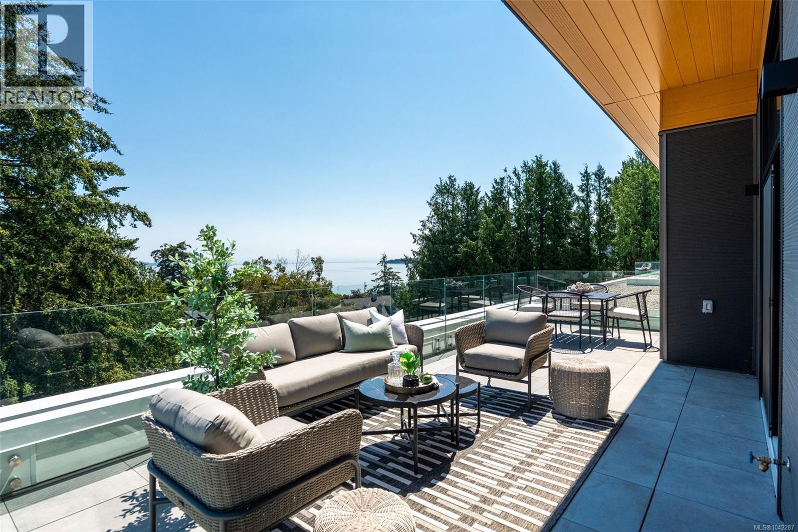 #PH 404 5229 Cordova Bay Rd - 22