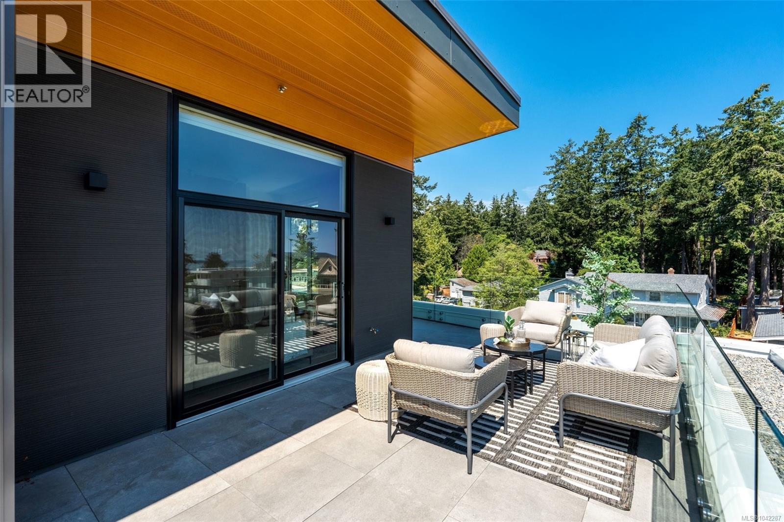#PH 404 5229 Cordova Bay Rd - 26