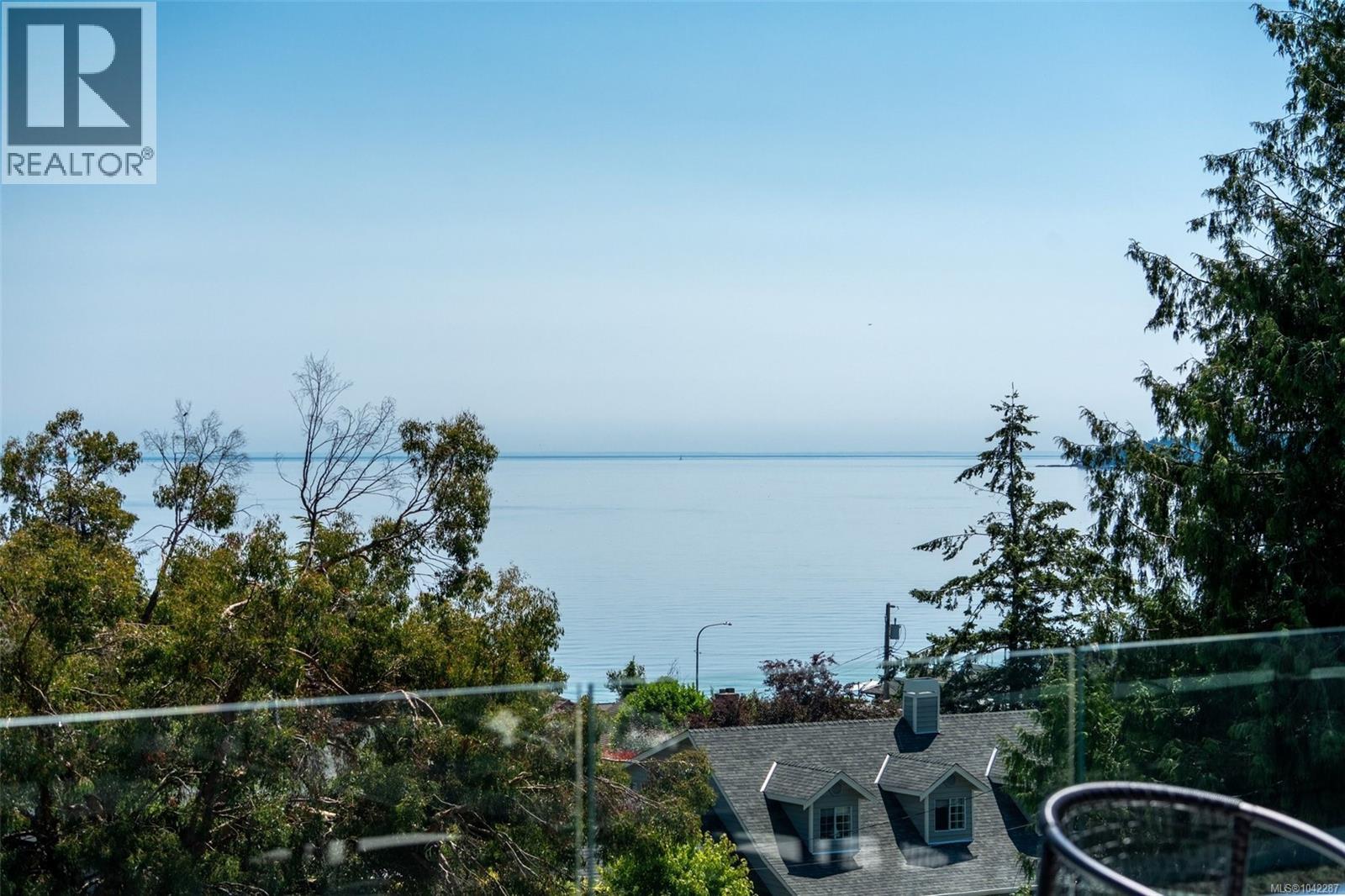 #PH 404 5229 Cordova Bay Rd - 30
