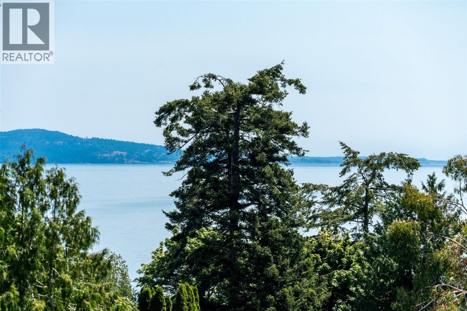 #PH 404 5229 Cordova Bay Rd - 31