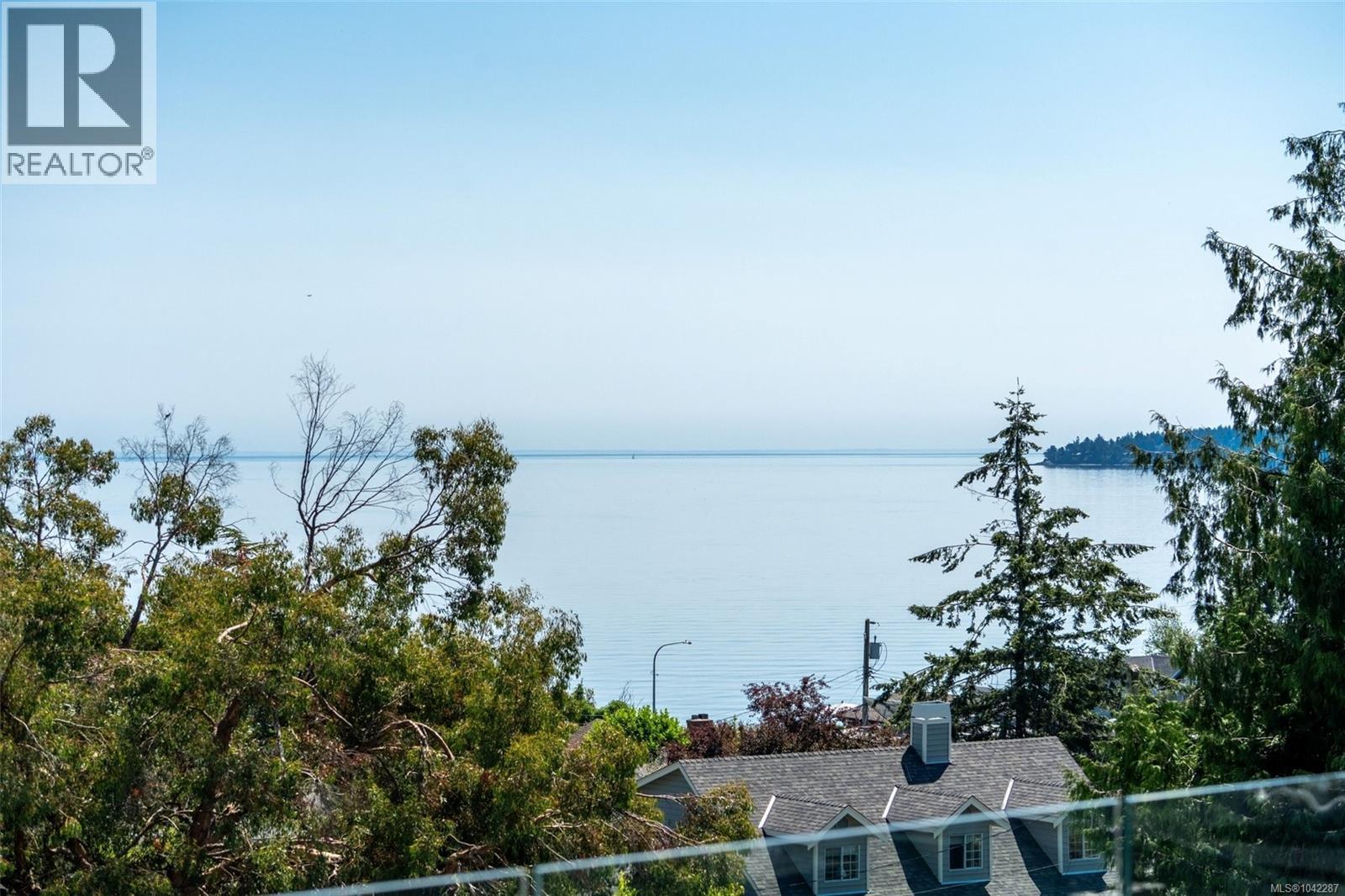 #PH 404 5229 Cordova Bay Rd - 33