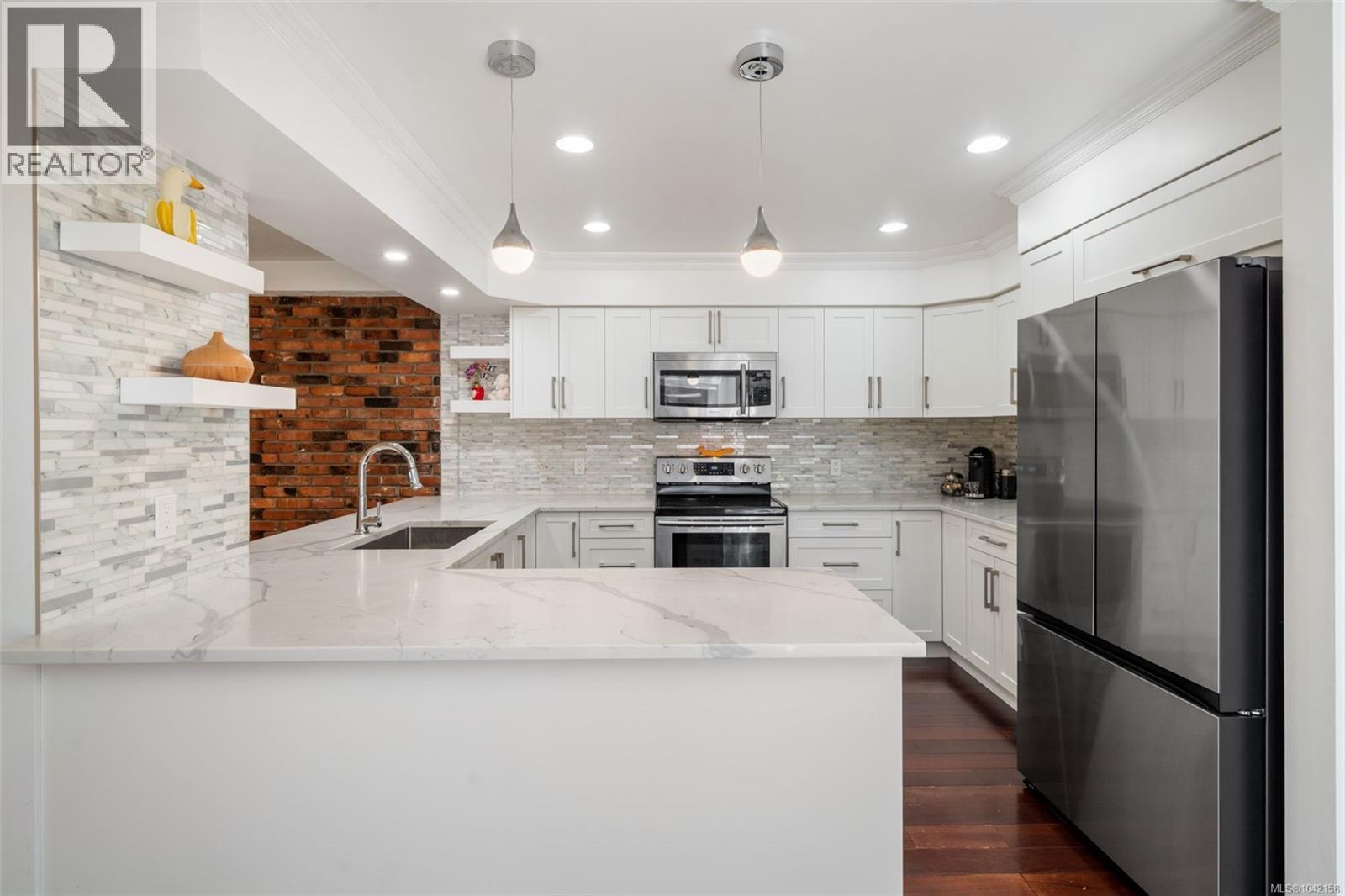 4682 Lochside Dr - 2