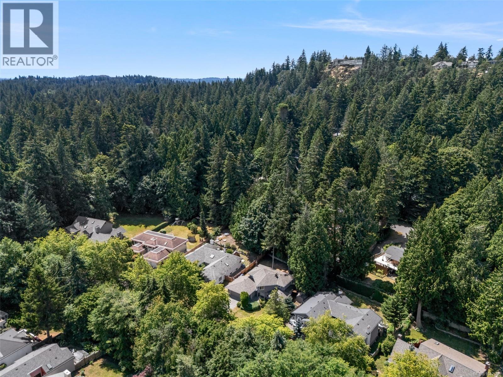 4682 Lochside Dr - 26