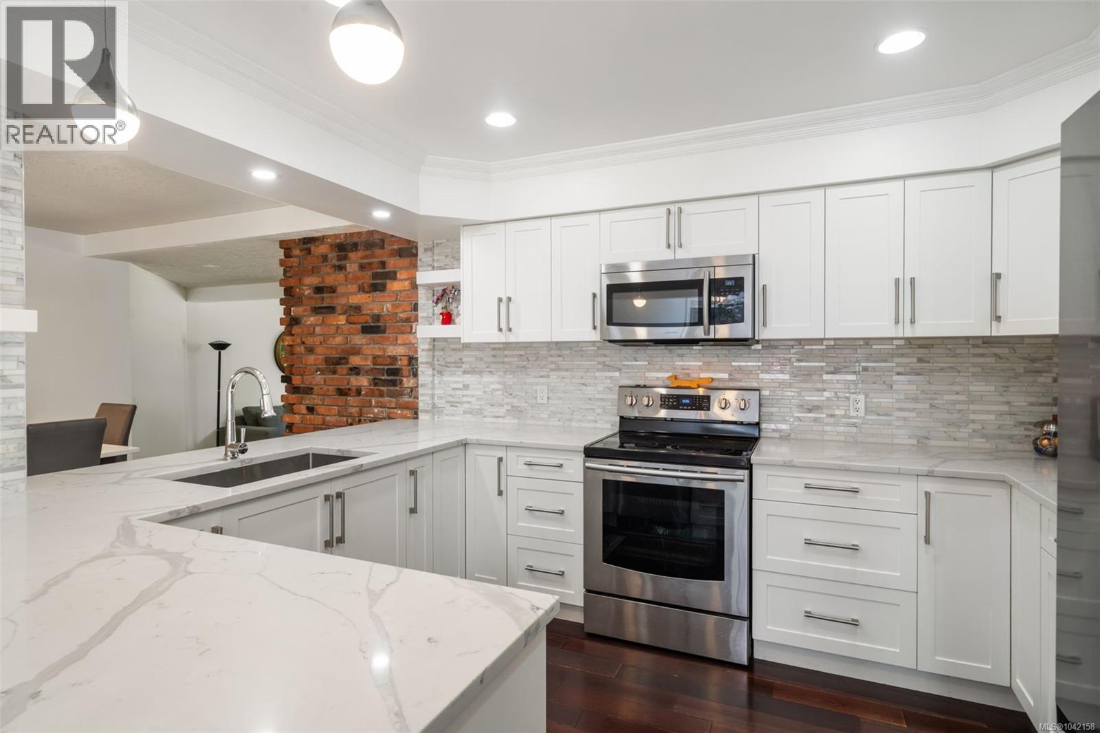 4682 Lochside Dr - 3