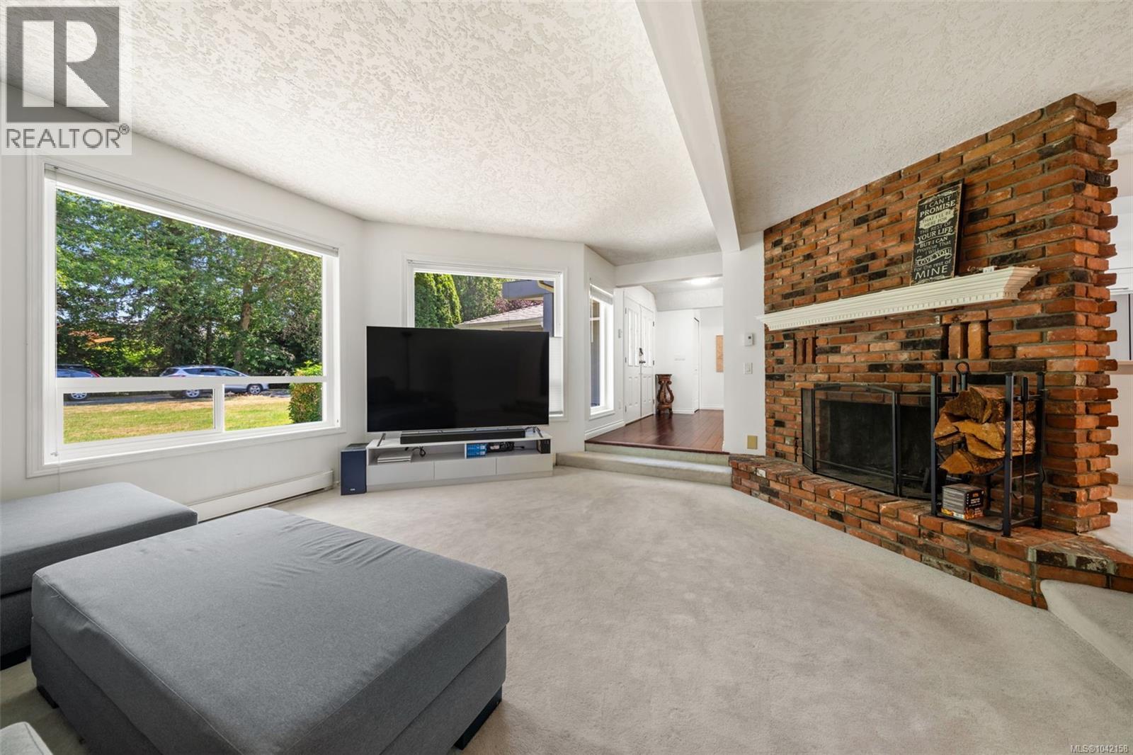 4682 Lochside Dr - 5