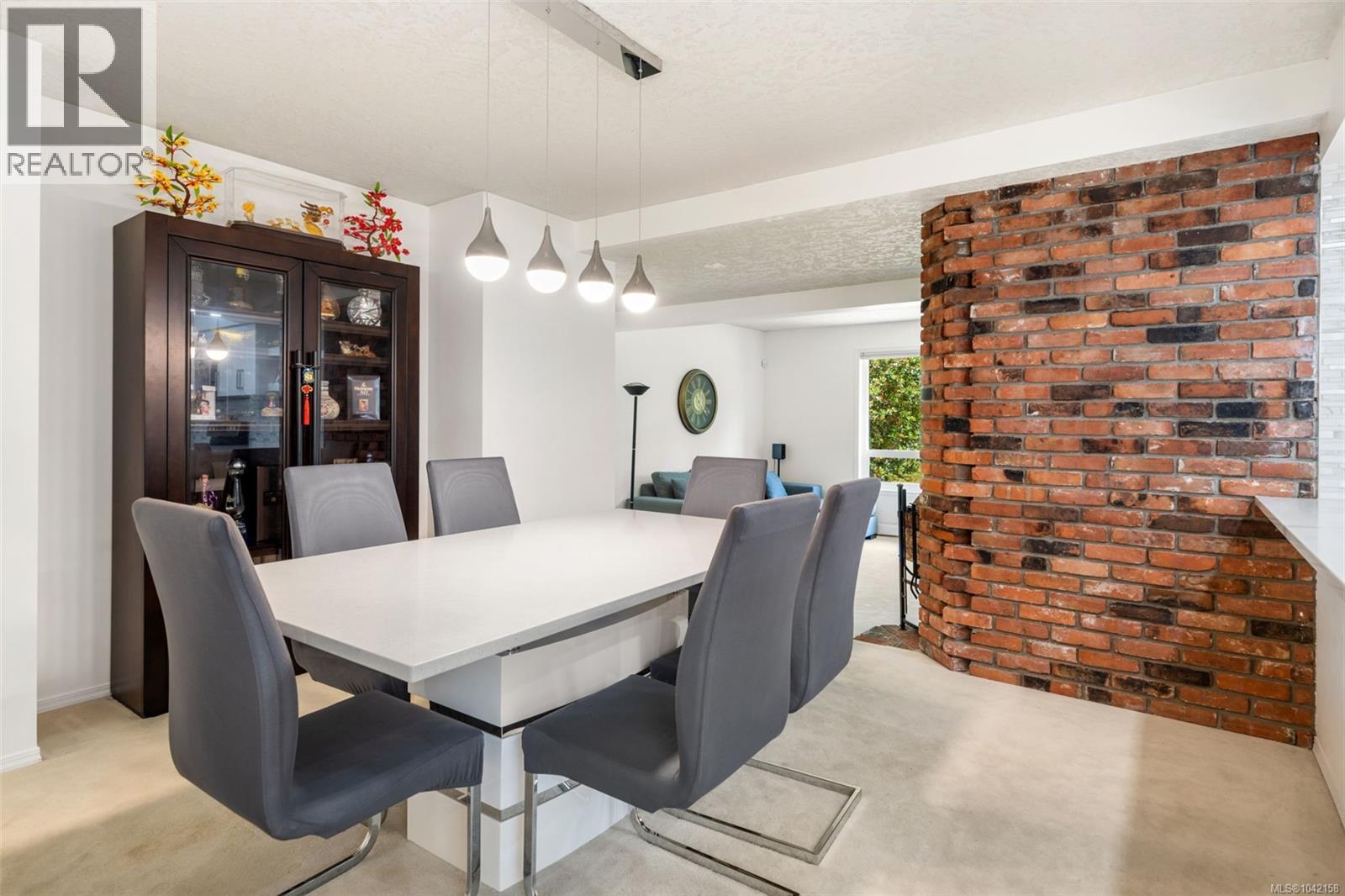 4682 Lochside Dr - 6