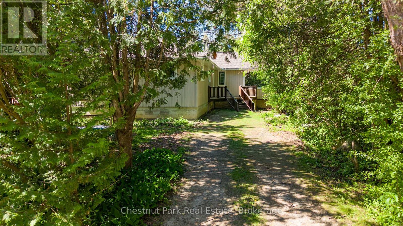4 PARKSIDE AVENUE - 1