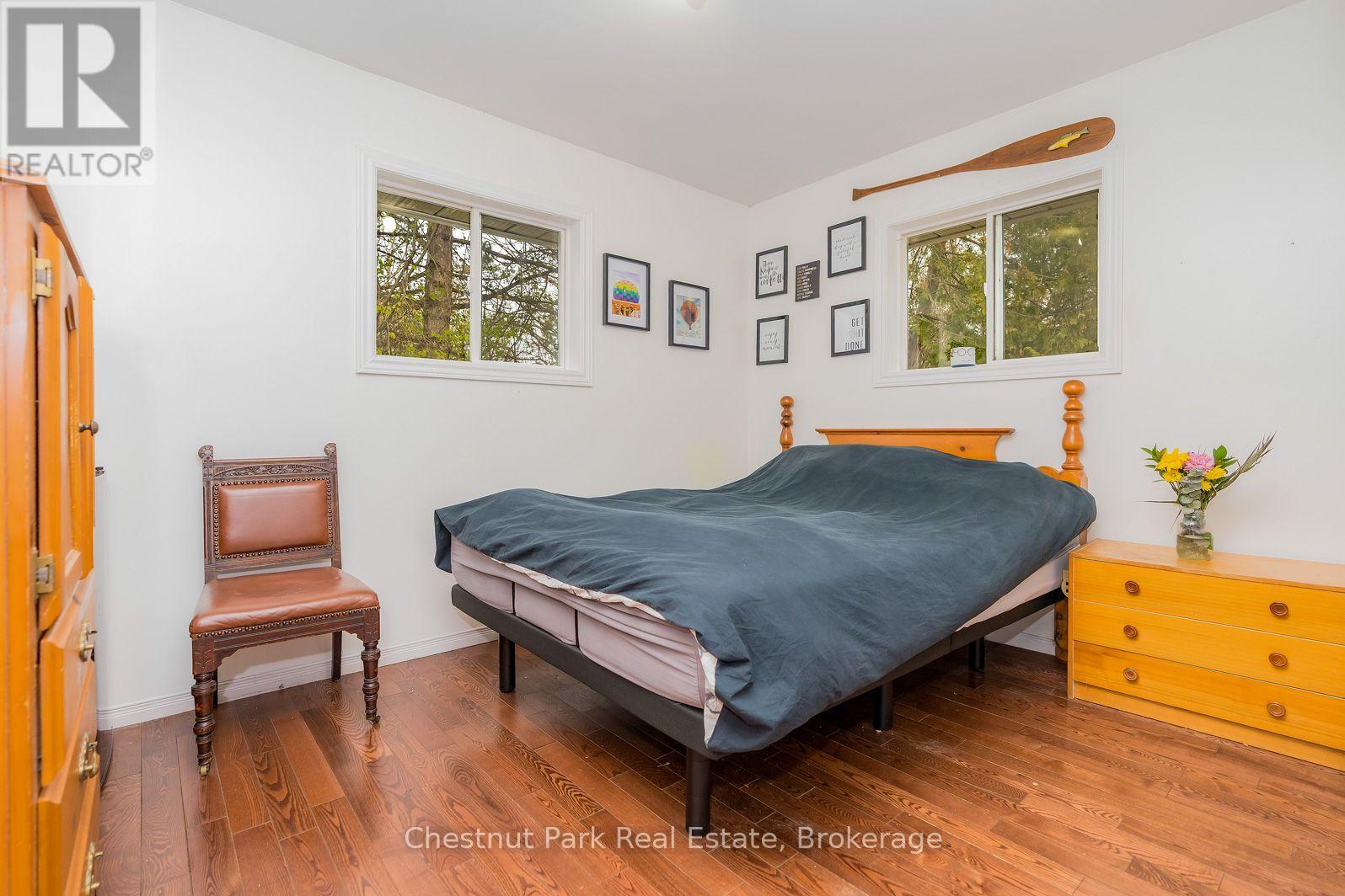 4 PARKSIDE AVENUE - 13