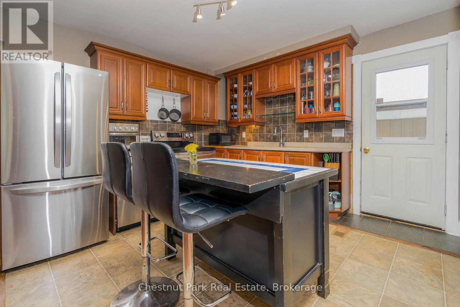 4 PARKSIDE AVENUE - 17