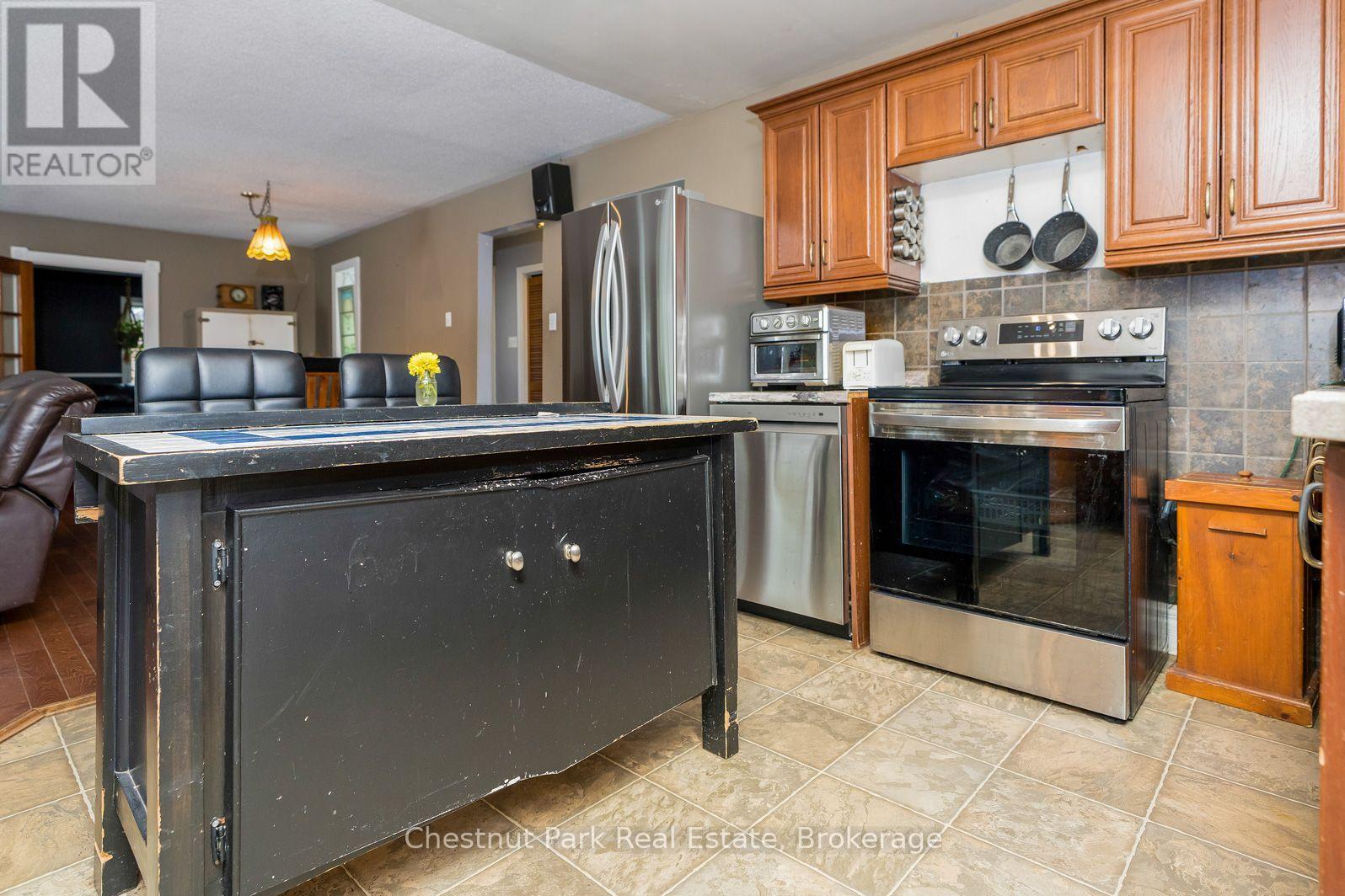 4 PARKSIDE AVENUE - 19