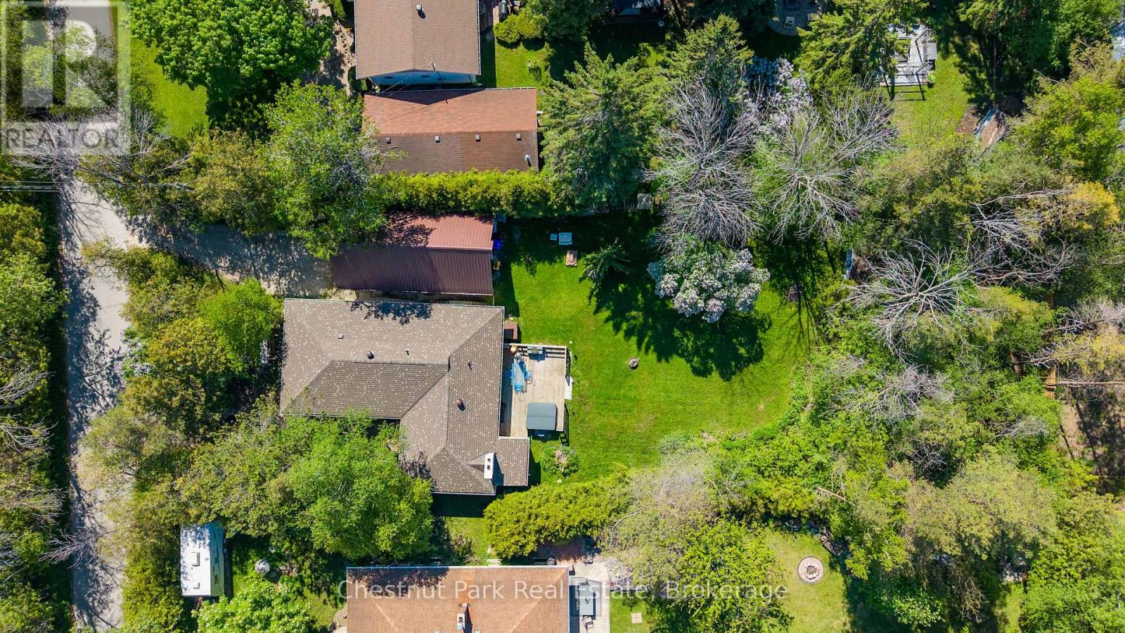 4 PARKSIDE AVENUE - 40