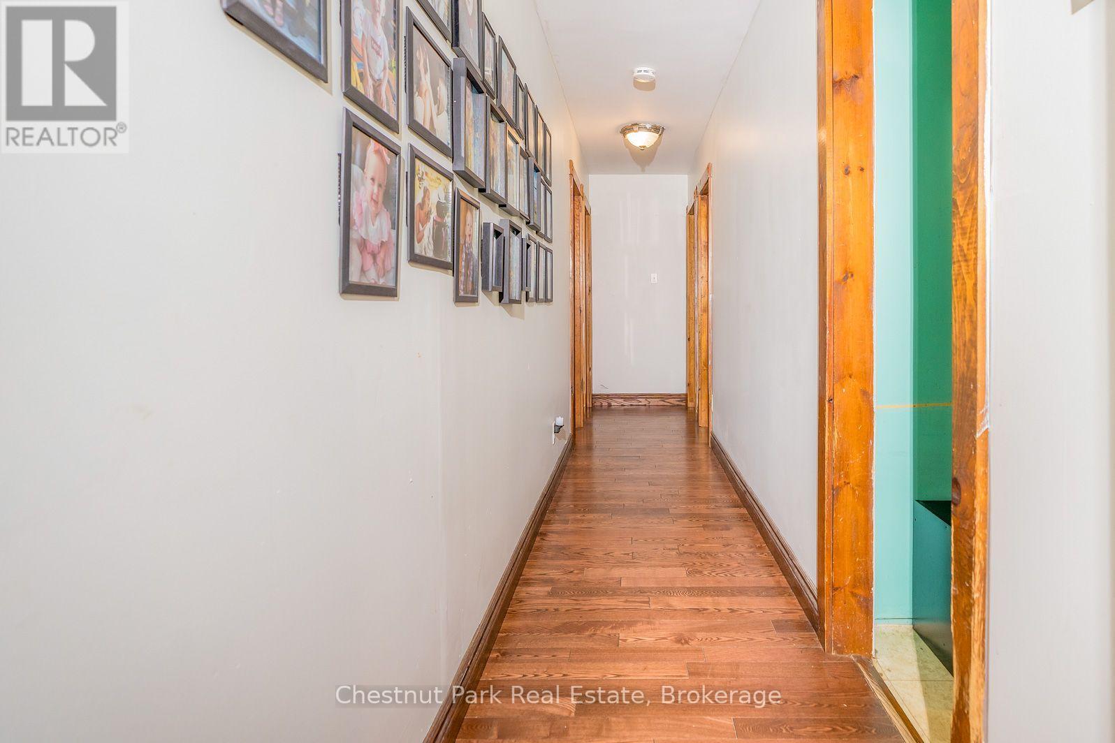 4 PARKSIDE AVENUE - 6