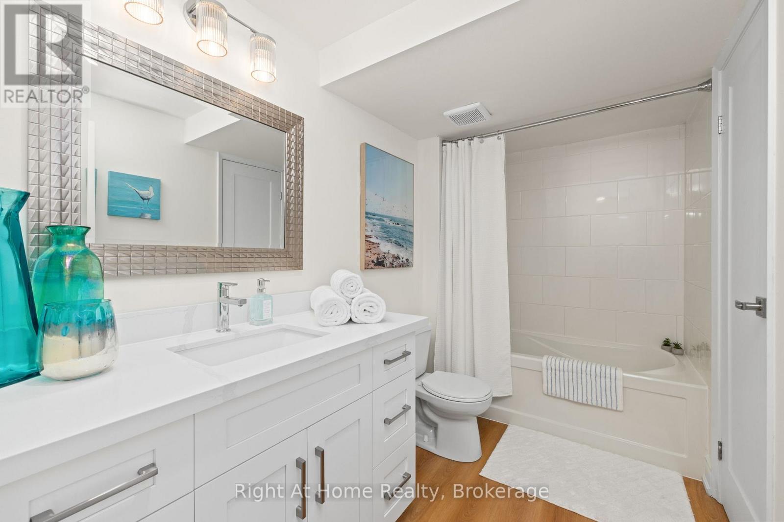 #37 1330 TROWBRIDGE DRIVE - 17