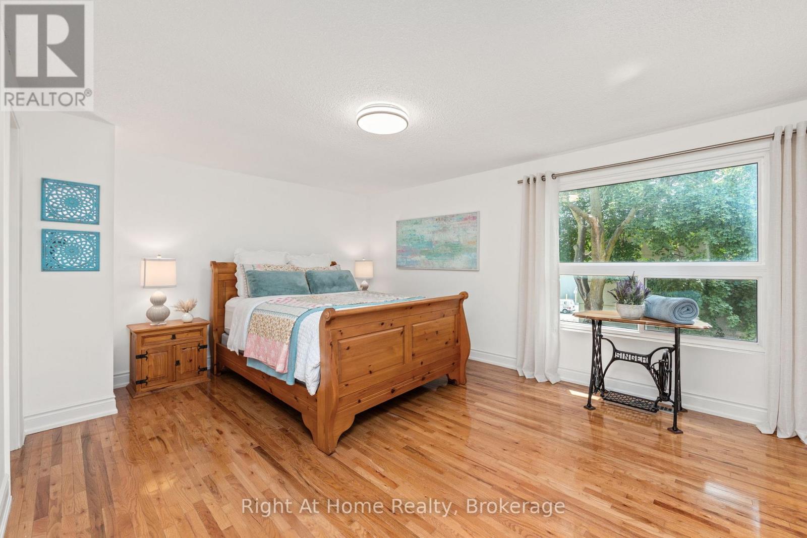 #37 1330 TROWBRIDGE DRIVE - 18