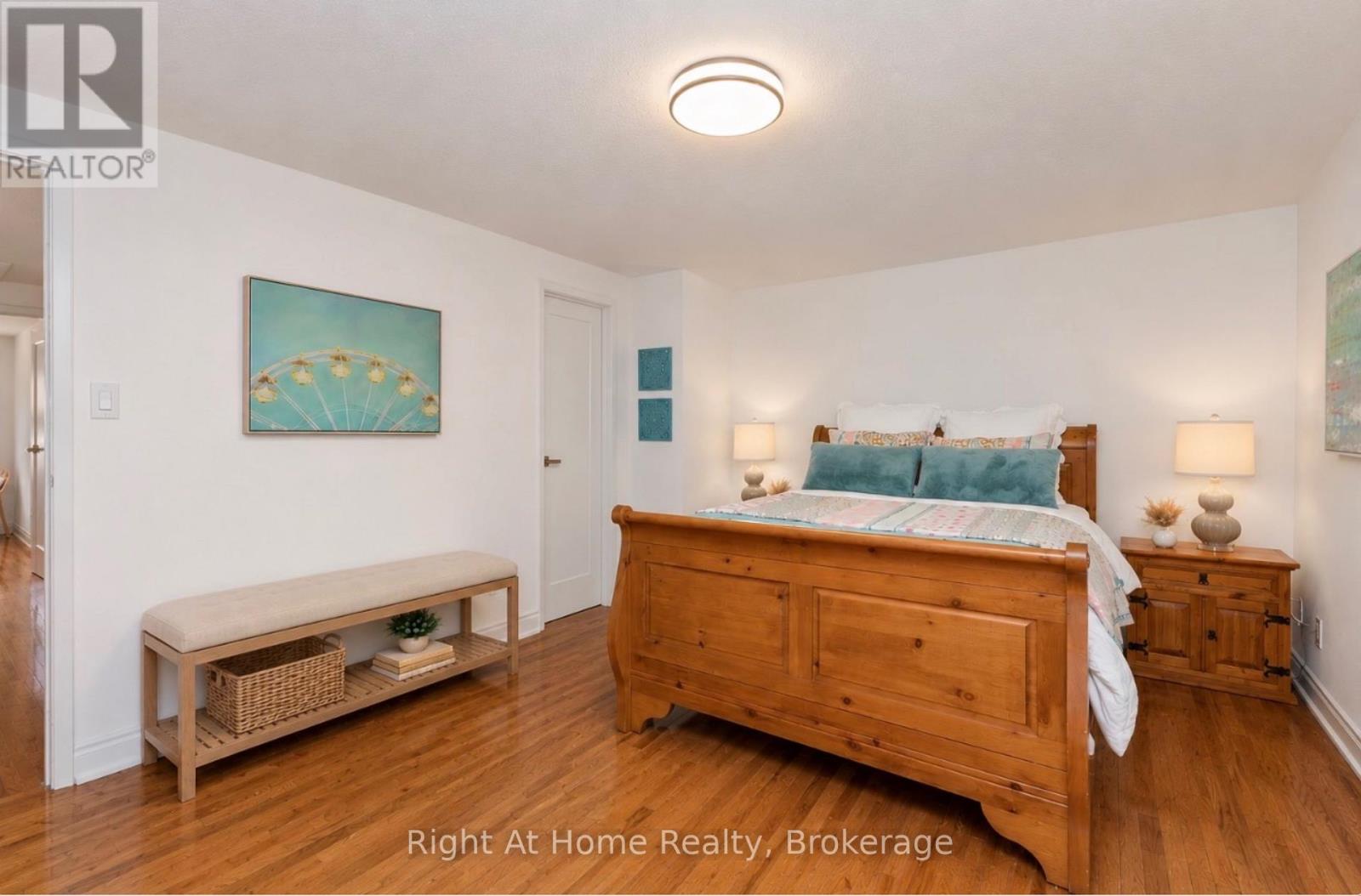 #37 1330 TROWBRIDGE DRIVE - 19