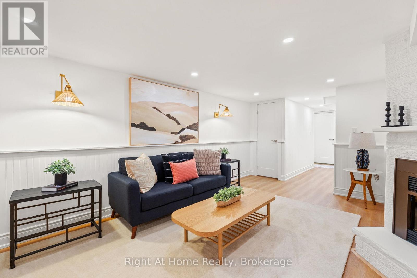 #37 1330 TROWBRIDGE DRIVE - 21