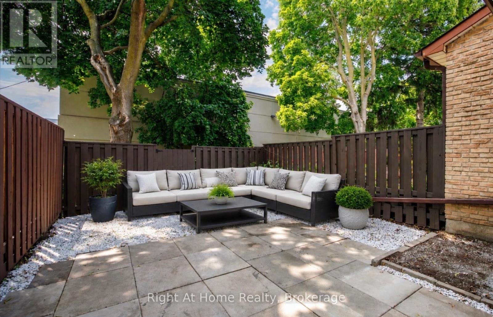 #37 1330 TROWBRIDGE DRIVE - 25