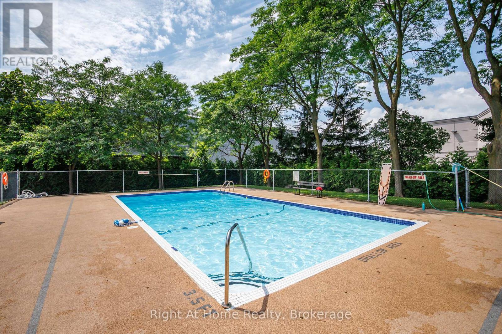 #37 1330 TROWBRIDGE DRIVE - 27