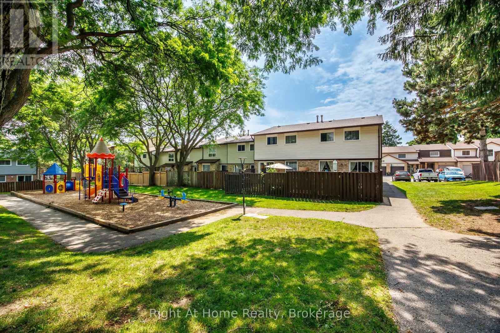 #37 1330 TROWBRIDGE DRIVE - 29